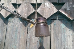 russian-purple-insulator-in-use